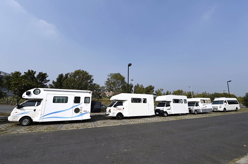 自走式露營車 (3)